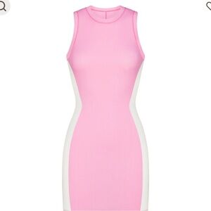 SKIMS COTTON RIB TANK DRESS
BUBBLE GUM MULTI / M